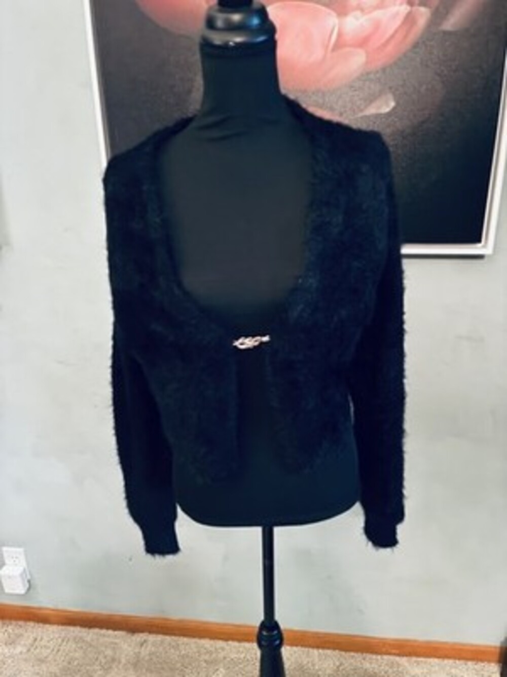 NWT Fabletics Mini Crop Cardigan, Women's Large Flame Furry Fuzzy Black NEW A152